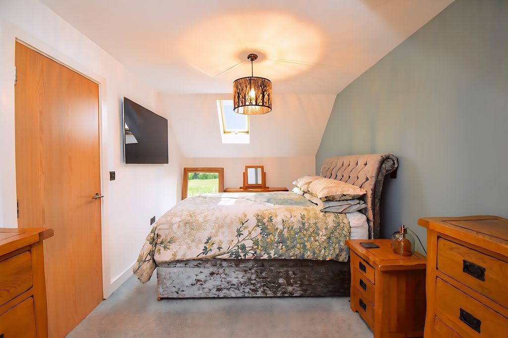Bedroom- click for photo gallery